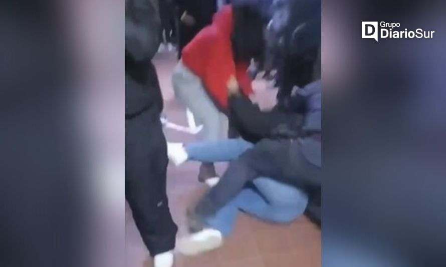 Estudiantes protagonizaron pelea al interior de colegio en Futrono
