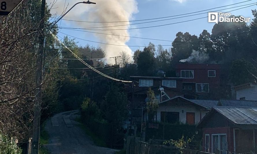 Cuerpo de Bomberos reporta incendio declarado en Llifén 