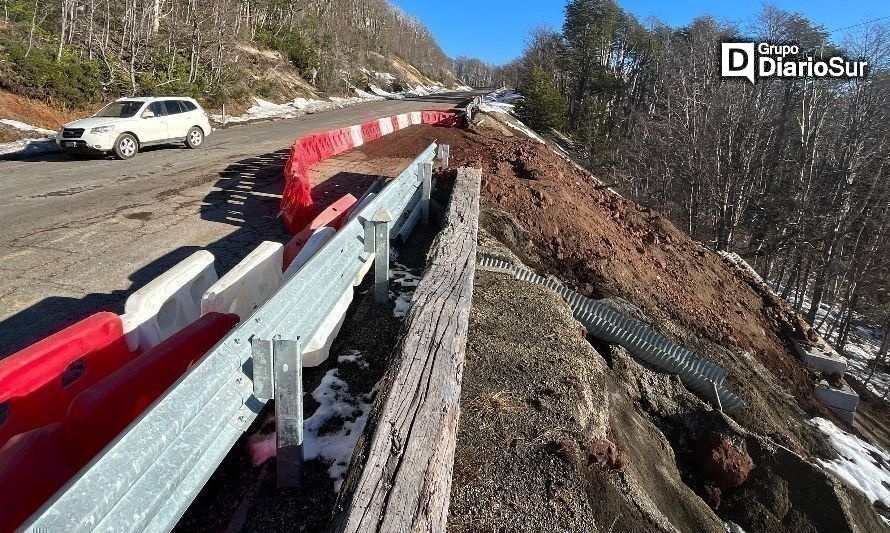 Concluye reparación del socavón que cortó tránsito de camiones en Samoré