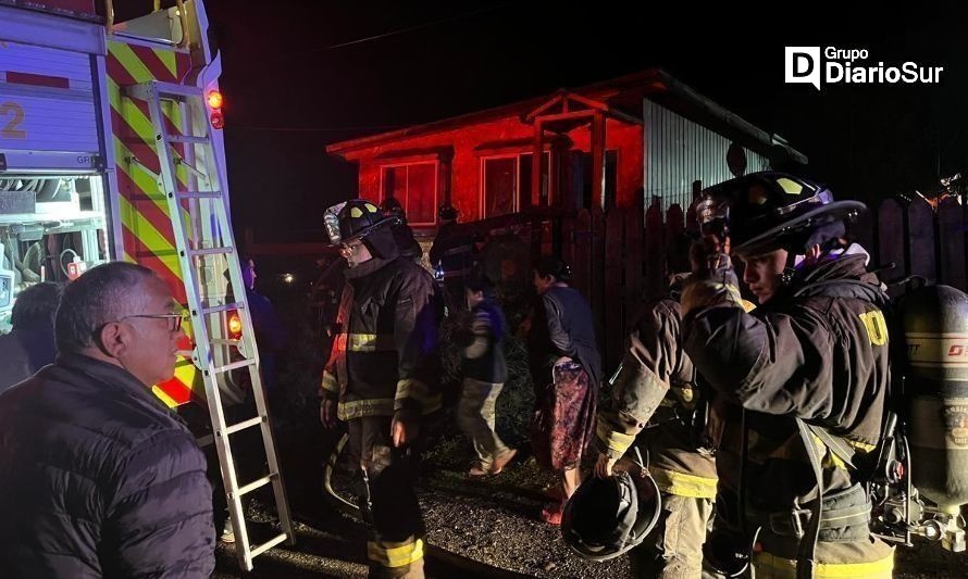 Bomberos de Futrono controlaron principio de incendio en casa-habitación 