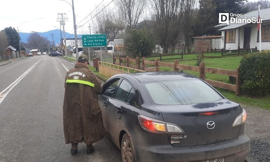 Carabineros realiza controles vehiculares en diferentes puntos de Llifén 