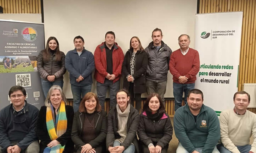 Docentes de liceos agrícolas se capacitan en la UACh