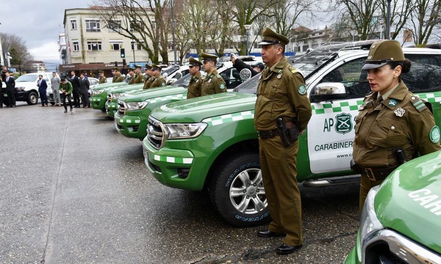 Carabineros de la región recibe 15 vehículos policiales para reforzar la seguridad 