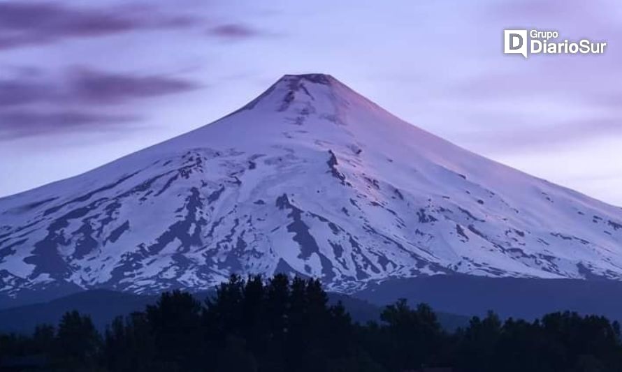 Autoridades coordinan acciones por alerta del volcán Villarrica en Coñaripe