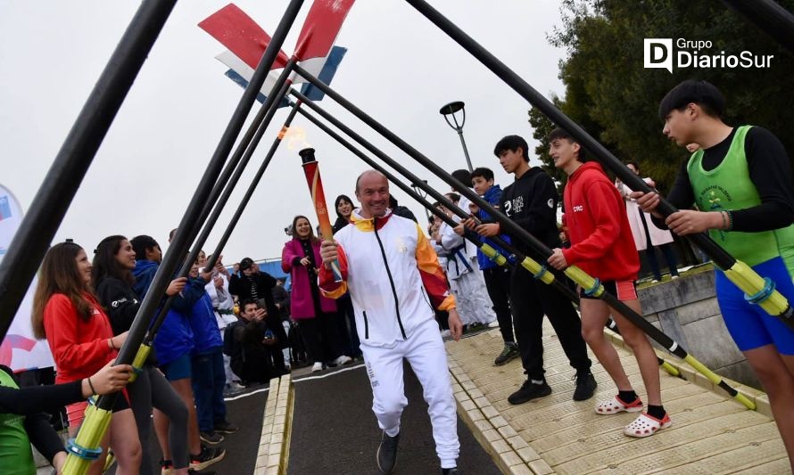 Llama panamericana ya recorre Valdivia: conoce a los 18 deportistas del relevo