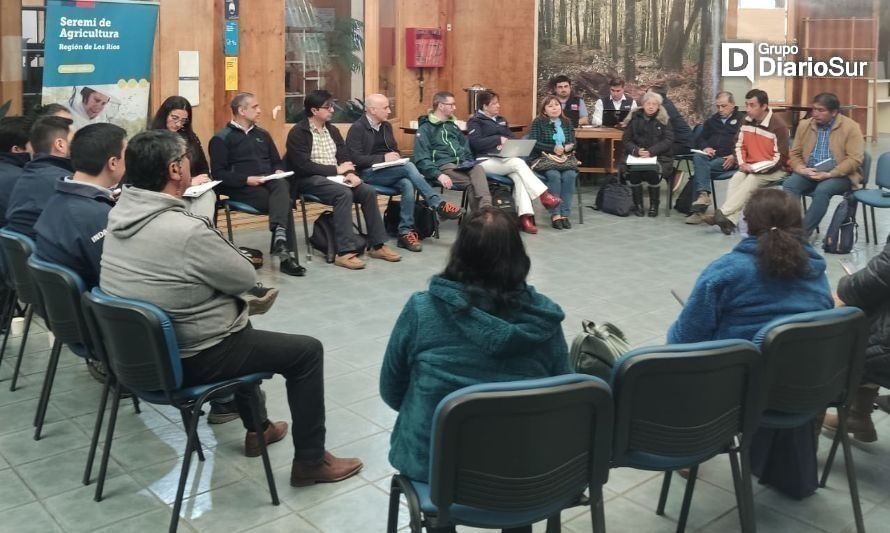 Pequeños productores agrícolas de Los Ríos destacan logros en primer encuentro de gabinete Agro