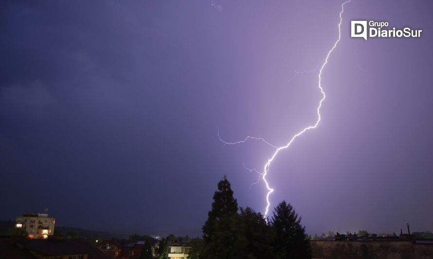 Declaran Alerta Temprana Preventiva para Los Ríos por tormentas eléctricas