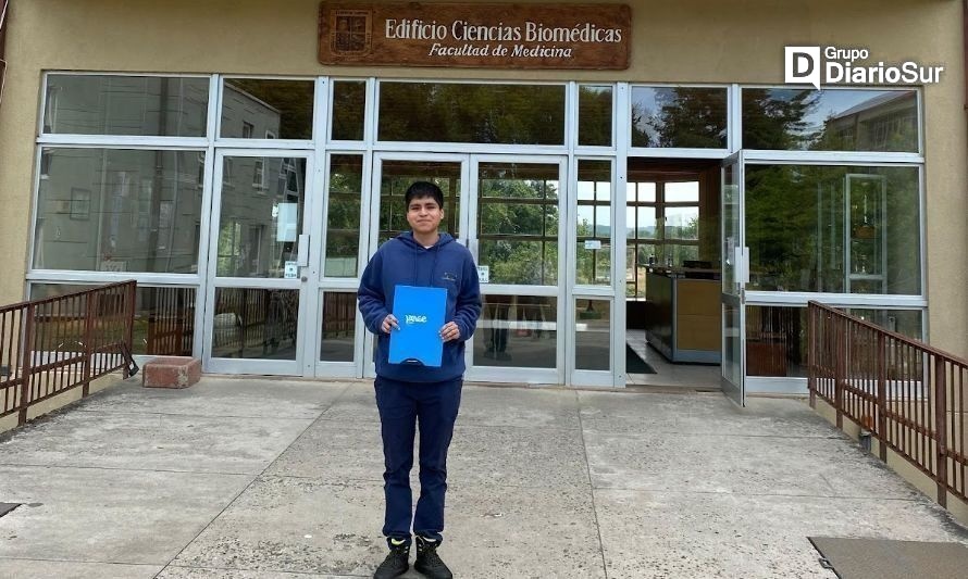 Orgullo futronino, egresado del colegio Balmaceda estudiará Medicina en la UACh