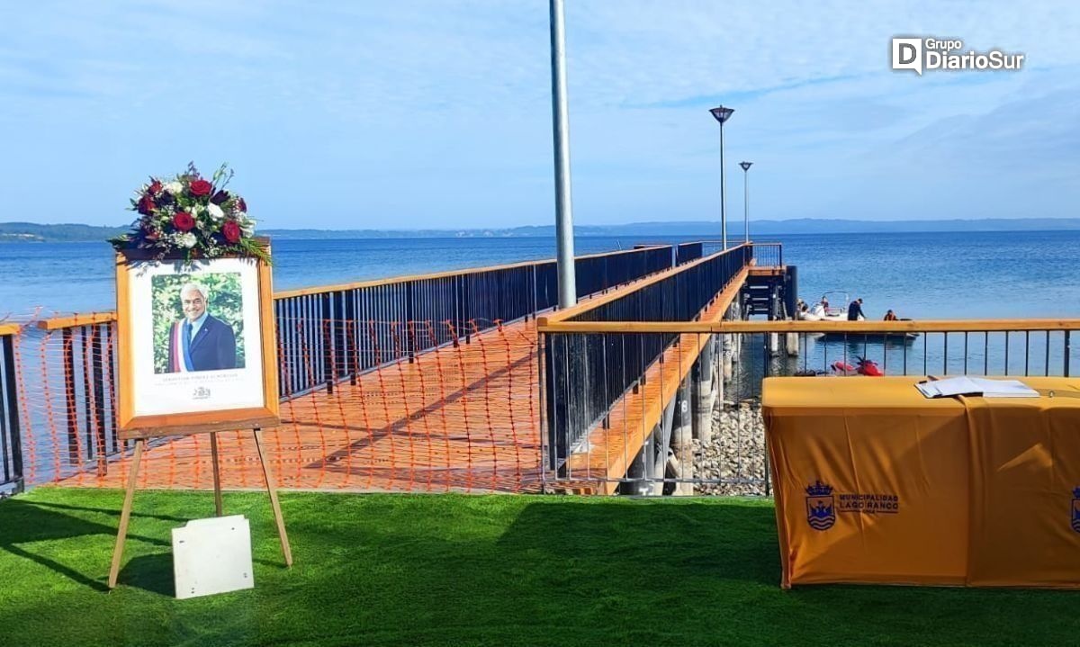 Instalan memorial donde fue recibido cuerpo de Sebastián Piñera en Lago Ranco