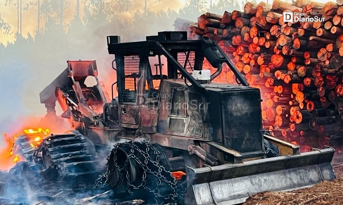 Investigan incendio de maquinaria en sector Camán
