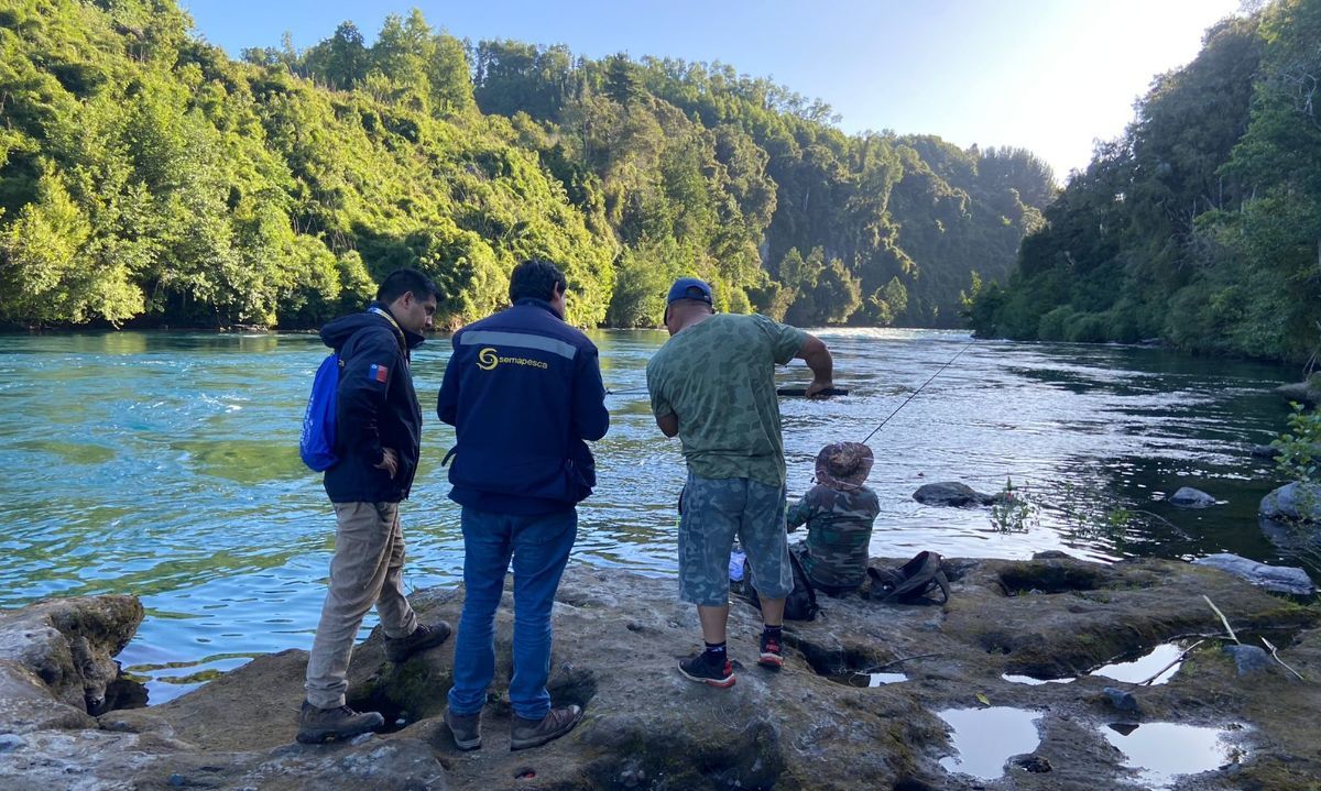 Anuncian extensión de la temporada de pesca recreativa en la Región de Los Ríos