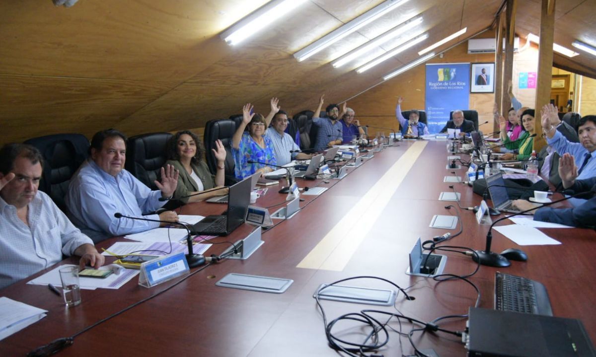 Gobierno Regional de Los Ríos financiará Preuniversitario Municipal para 300 estudiantes en Valdivia