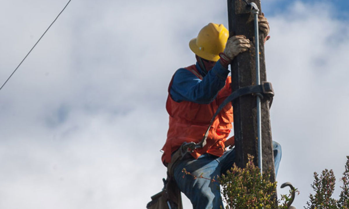 Valdivia: suministro de energía eléctrica se repone progresivamente