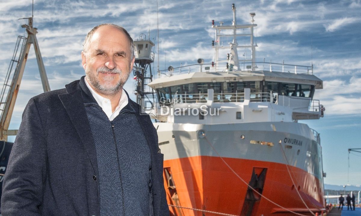 Owürkan: el barco clínica que unió salmonicultura y tradición naval del astillero Asenav