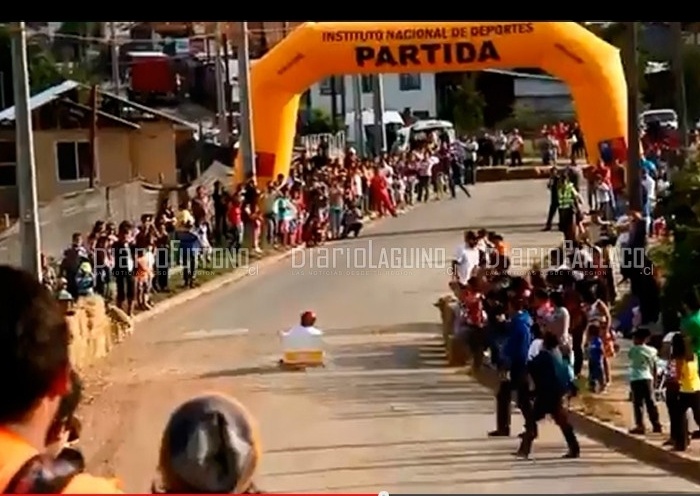 Originales carritos a toda velocidad emocionaron a cientos de futroninos