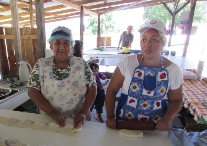 Partió la versión 10° de la Feria Costumbrista organizada por la comunidad mapuche williche de Maihue