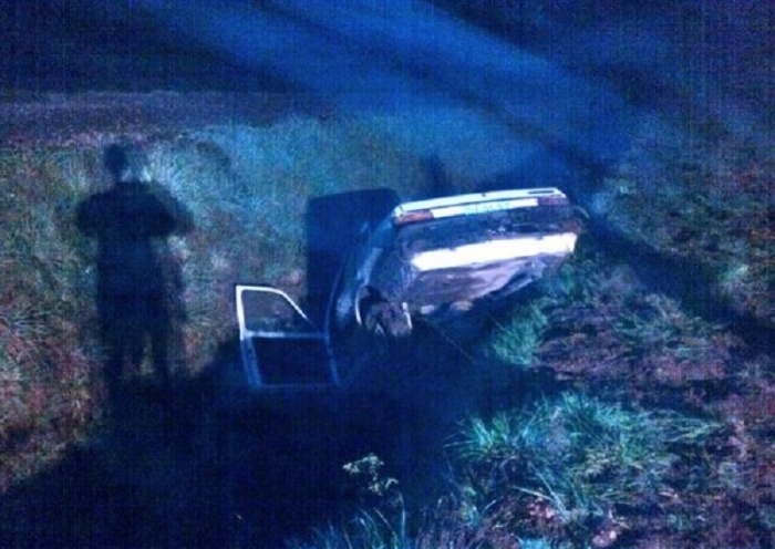 Vehículo cayó en zanja de 3 metros de profundidad en sector rural de Paillaco