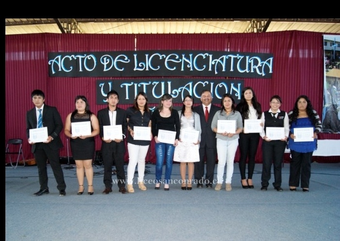 Casi 160 estudiantes del Liceo San Conrado recibieron su diploma de licenciatura