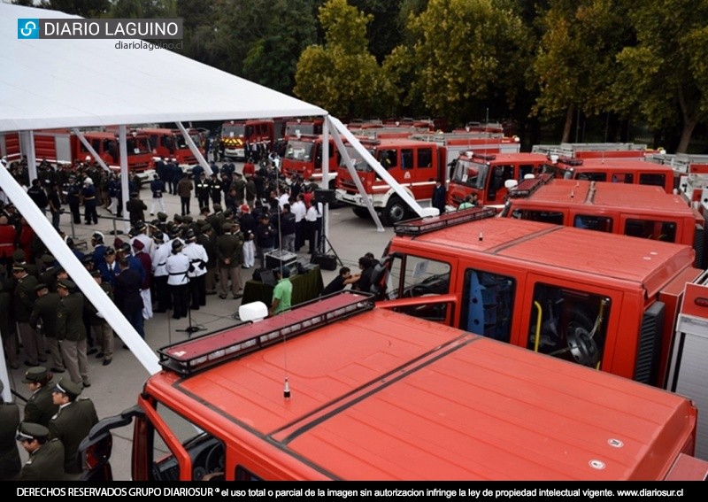 Bomberos de Los Lagos recibieron un nuevo carro bomba para la comuna