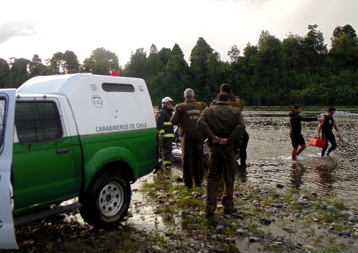 Una persona fue rescatada de las aguas del río San Pedro en Los Lagos