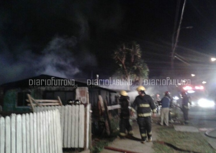 Cuatro personas perdieron todo en incendio de madrugada en Paillaco