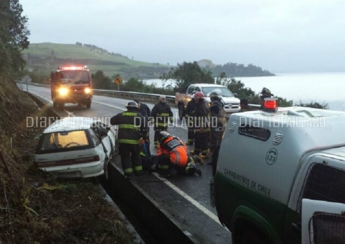 Dos paillaquinos lesionados tras chocar contra un cerro en el sector San Pedro de Futrono