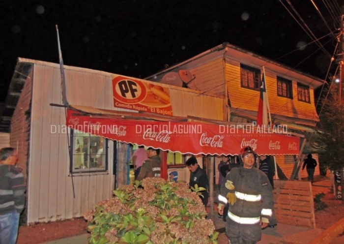Descuido pudo terminar con incendio en local de comida rápida en Los Lagos