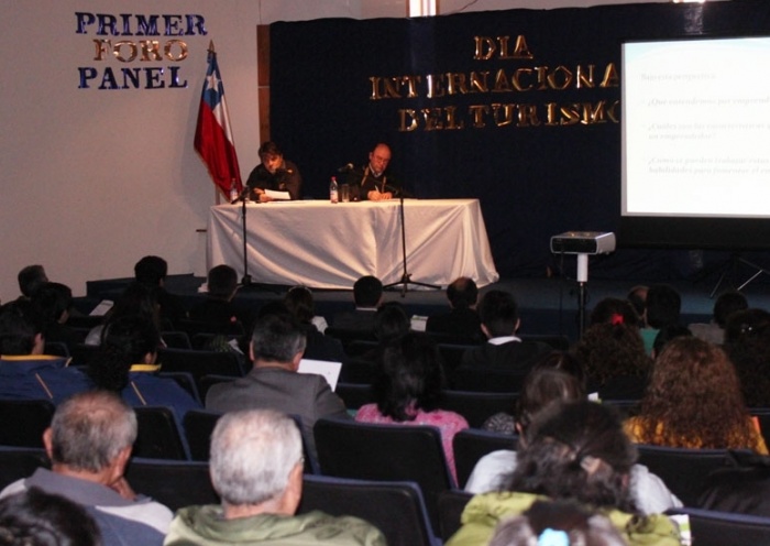 Exitoso Foro Panel “Emprendimiento e Innovación Turística” en Llifén