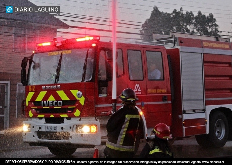 ¡Alarma feliz en Los Lagos!: Llega flamante nuevo carro para nuestros Bomberos