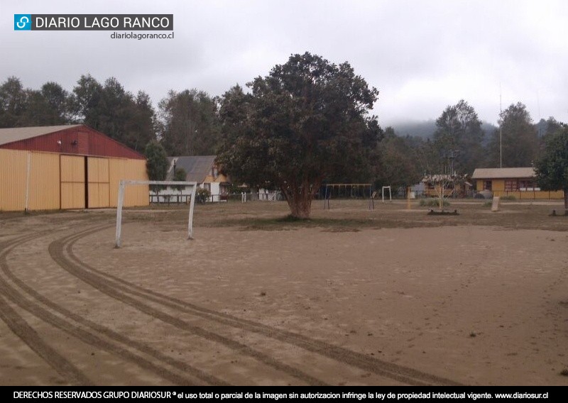 Alcalde de Lago Ranco anunció entrega de agua, mascarillas y suspensión de clases en Riñinahue