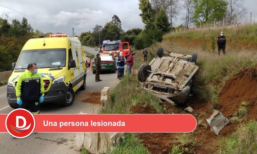 Bomberos de Valdivia reportaron volcamiento de vehículo en Cabo Blanco