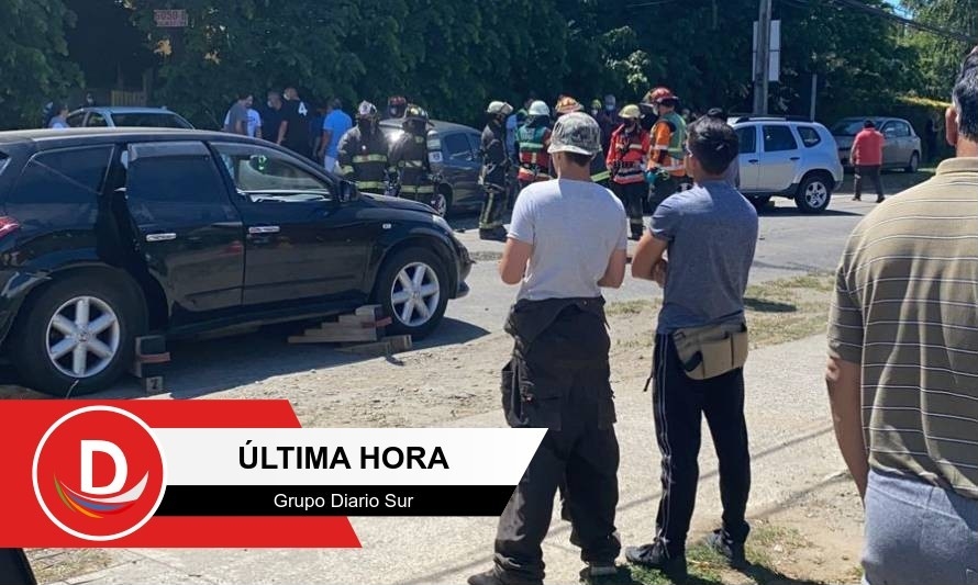 Valdivia: reportan triple colisión vehicular en avenida Balmaceda 