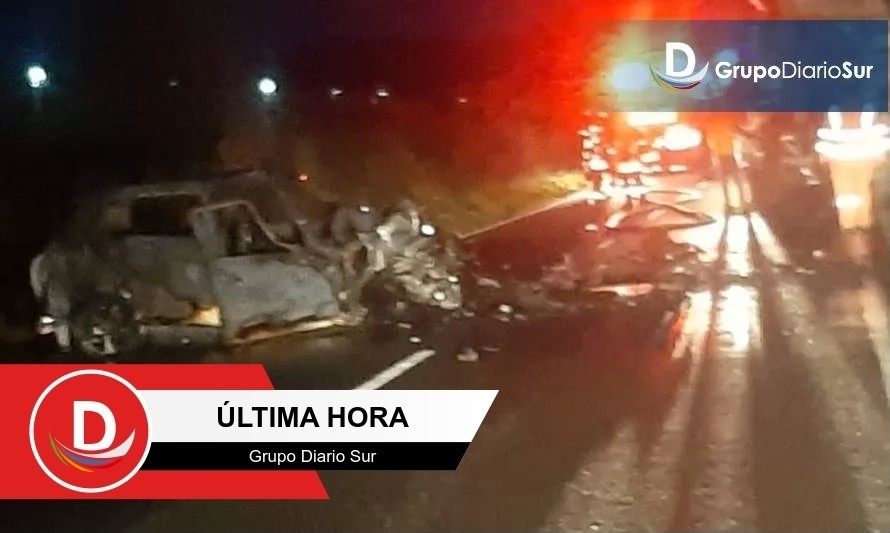 Paillaco: una víctima fatal dejó choque de auto con camión estacionado