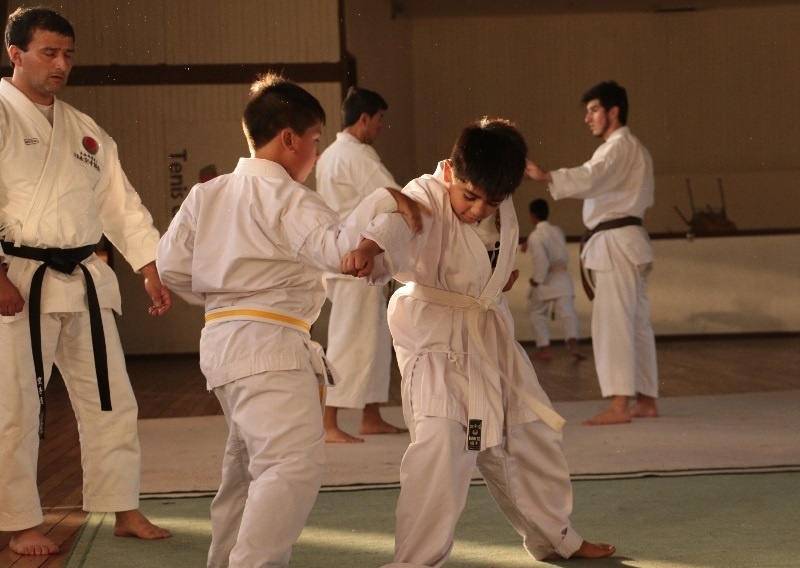 Club de karate Jiyukan Futrono se presenta esta tarde ante la comunidad