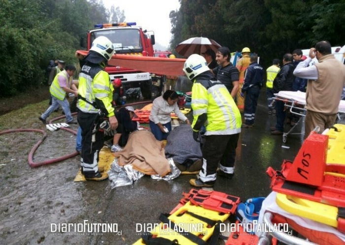 Marcia Valerio juntos sus nietos Mauricio y Yasmín, graves tras accidente en la cuesta El Cero