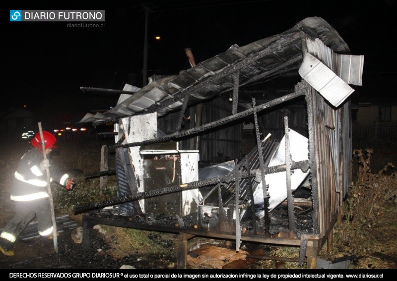 Incendio destruyó vivienda desocupada en calle Orden y Patria