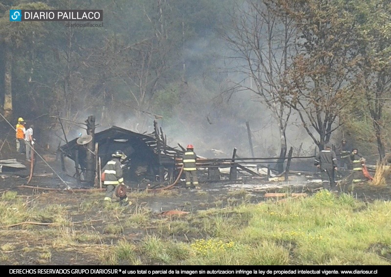 Incendio forestal destruyó una vivienda en el sector Los Cortes de Paillaco