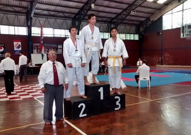 Estudiante de Paillaco obtuvo medallas de plata y bronce en campeonato nacional de Karate Do