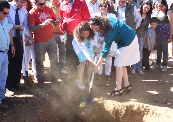 Comité Nuestro Sueño asiste a ceremonia de inicio de las obras de construcción de sus viviendas