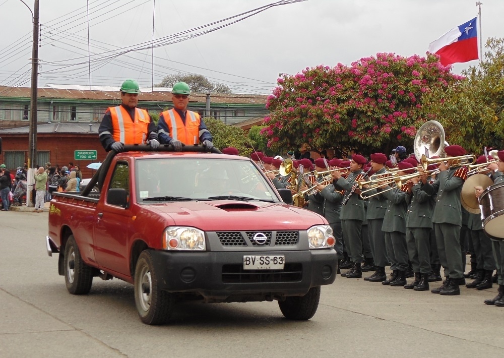 Hasta los vehículos municipales rindieron homenaje a Paillaco en su aniversario número 80