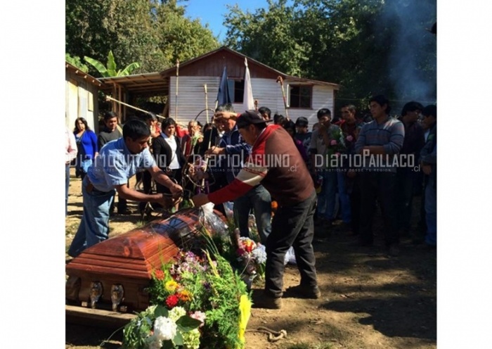 Alcaldesa participó en emocionante funeral de madre del Lonko de Isla Huapi