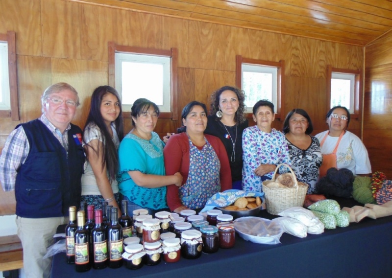 Imágenes: en Maqueo autoridades inauguraron popular "quincho" y punto de ventas en el puerto