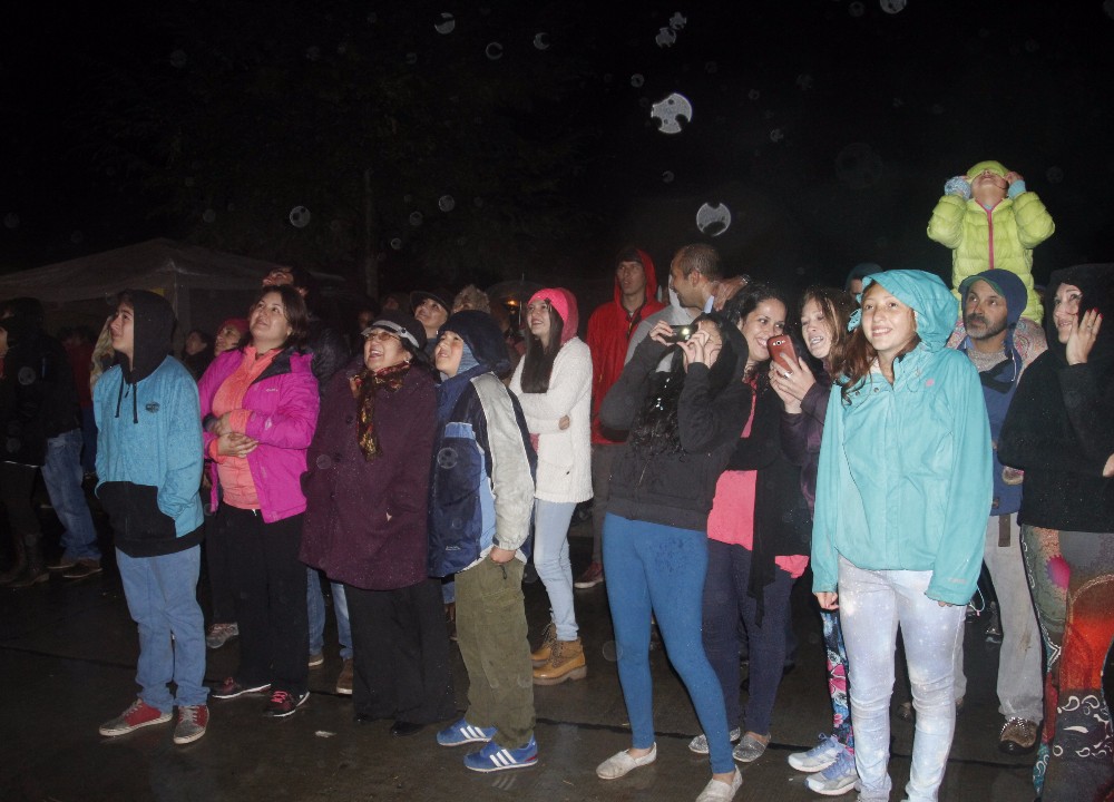 La lluvia no pudo contra Nontuelá que disfrutó de primer show pirotécnico