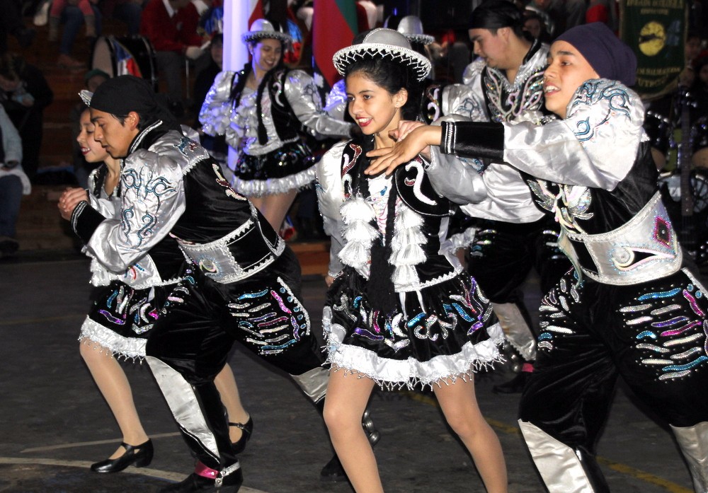 Establecimientos de Futrono realizaron tradicional acto de Fiestas Patrias 