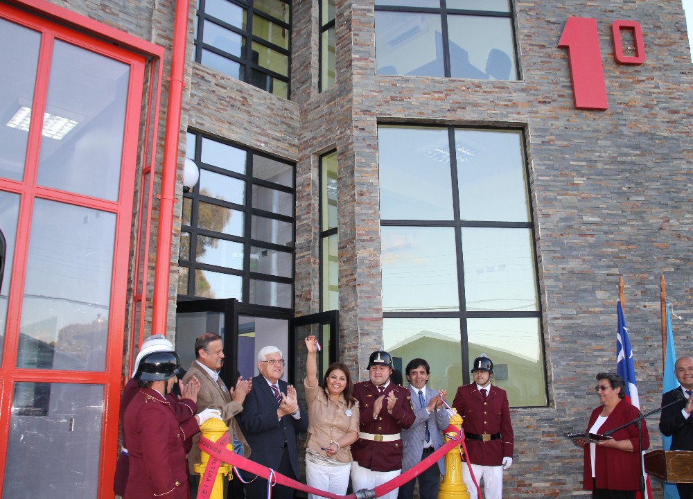 Primera Compañía de Bomberos de Paillaco inauguró el cuartel más grande de la región