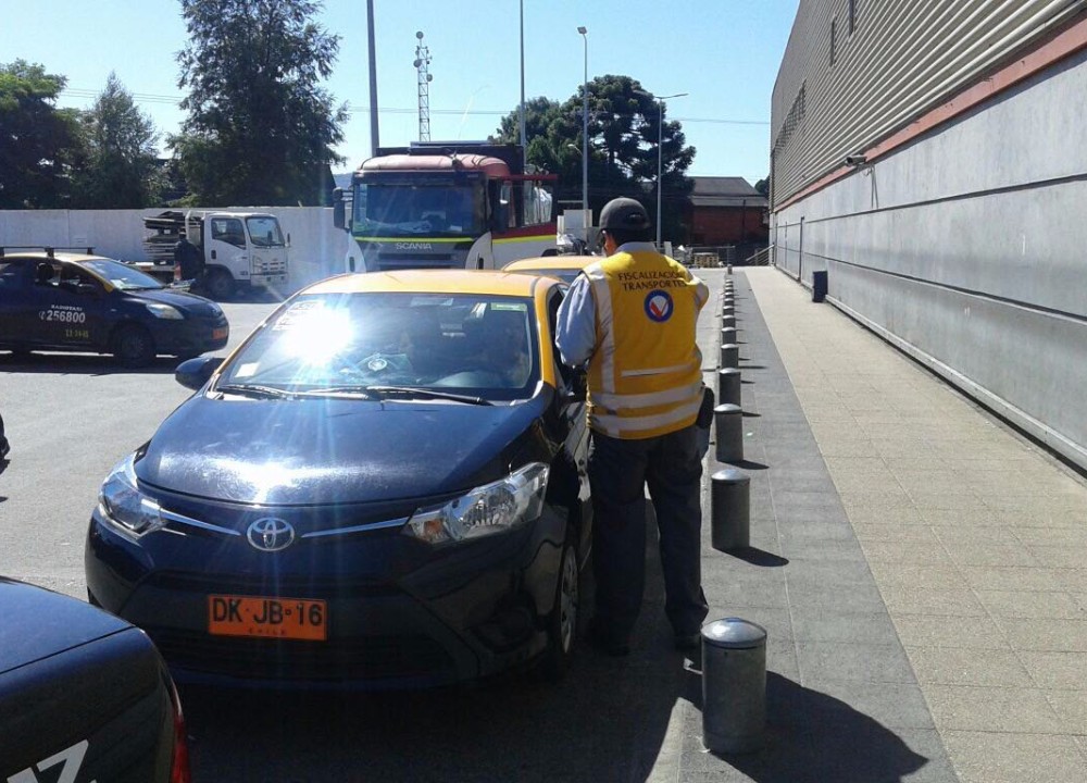 Seremi de Transportes de Los Ríos invita a preferir taxis formales