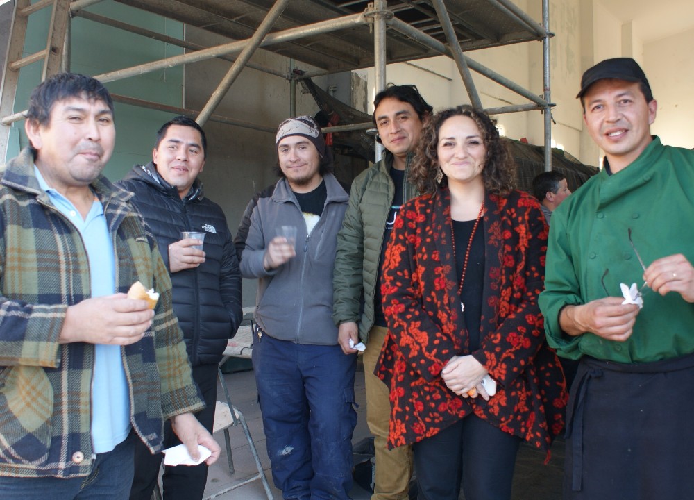 Trabajadores, voluntarios y autoridades celebraron tijerales de la nueva casa de Bomberos de Futrono