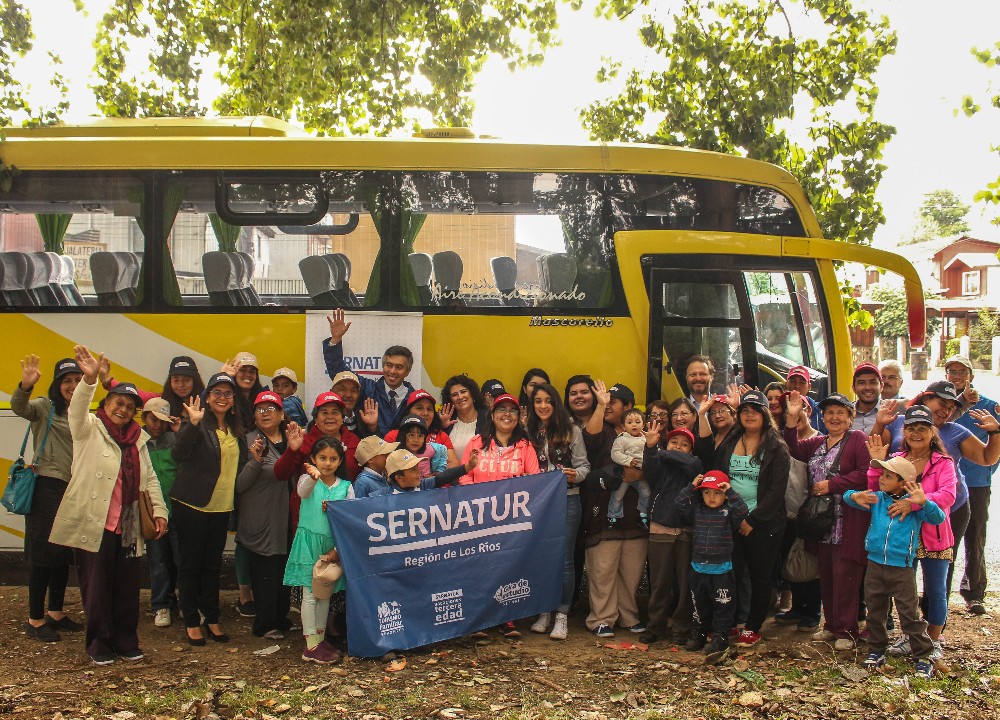 Valdivianos viajan a Lago Ranco con programa de Turismo Familiar del Gobierno