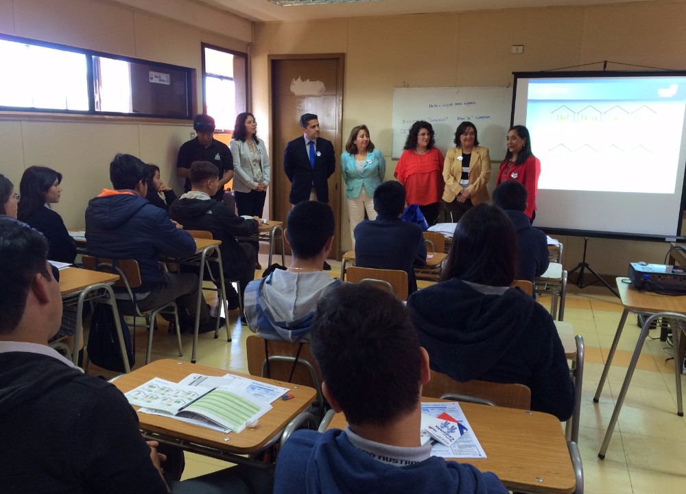 Estudiantes de tercero y cuarto medio se capacitan como Censistas para este 19 de abril