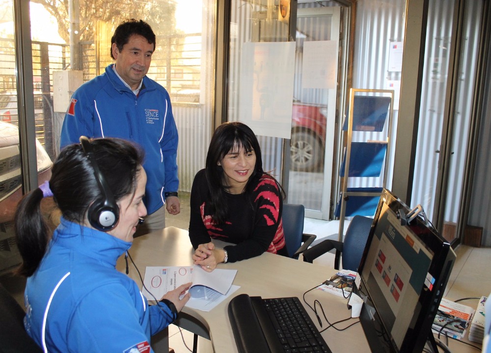 SENCE implementó sistema de atención para personas sordas en Valdivia
